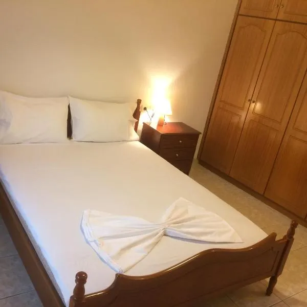 Guesthouse "Athina"，位于Kostitsi的酒店