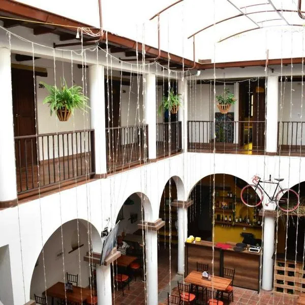 Hotel Restaurante Sion，位于莫尼基拉的酒店