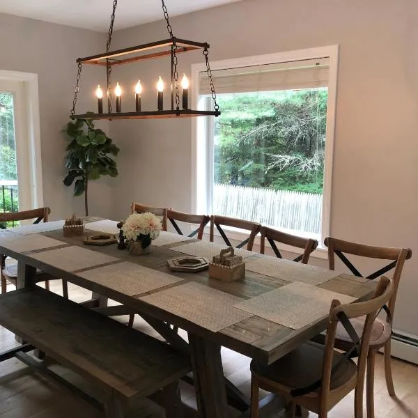 The Mighty Oaks Retreat,modern house Bar Harbor Acadia MDI，位于巴港的酒店