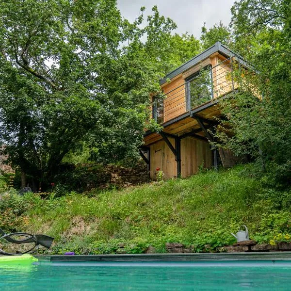 Le Moonloft insolite Tiny-House dans les arbres & 1 séance de sauna pour 2 avec vue panoramique，位于埃圭斯海姆的酒店