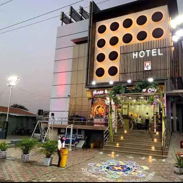 Temple City Hotels India Pvt. Ltd，位于Cholavandān的酒店