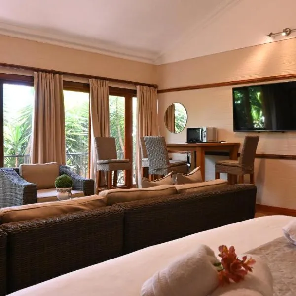LUXURY EN-SUITE ROOM WITH LOUNGE @ 4 STAR GUEST HOUSE，位于米德尔堡的酒店