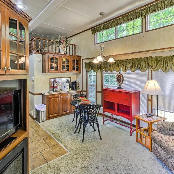Cozy Gig Harbor Cottage about 2 Mi to Case Inlet!，位于吉格港的酒店