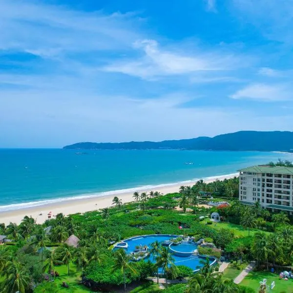 三亚亚龙湾天域度假酒店（接机+林荫泳池），位于Changshancun的酒店