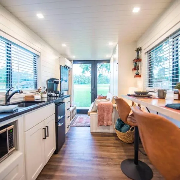 NEW The Brazos-Tiny Home 12 Min to downtown，位于Bellmead的酒店