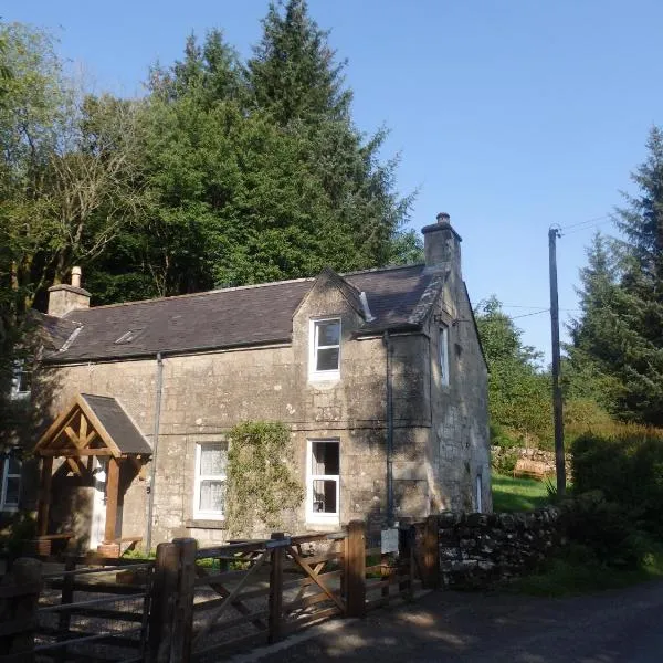 Lovely house next to Euchan River，位于Sanquhar的酒店