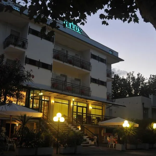 Hotel Lux,位于切塞纳蒂科的酒店