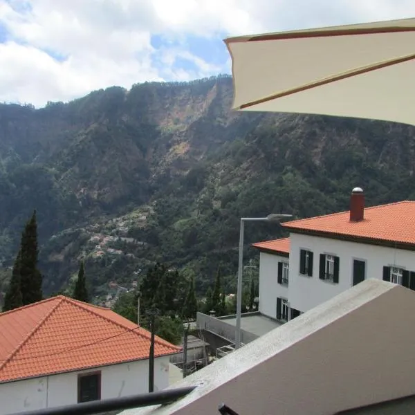 Valley of Nuns Holiday Apartments，位于Senhora do Rosário的酒店
