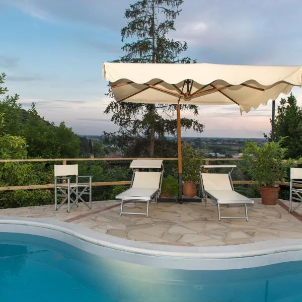 Villa Alta - Residenza d'epoca con piscina，位于圣朱利亚诺-泰尔梅的酒店