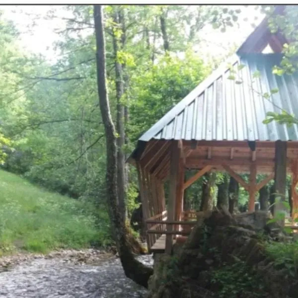 Eco Camp Dzogaska Vrela，位于Šljuke的酒店