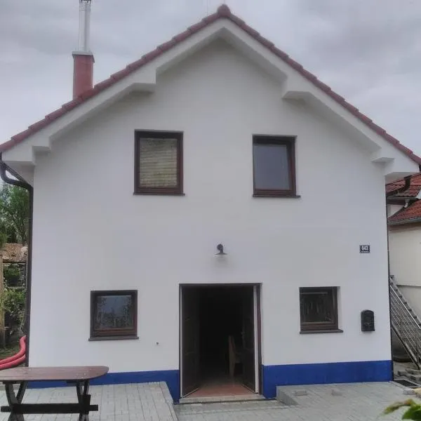 Sklípek u cyklostezky，位于Březí的酒店