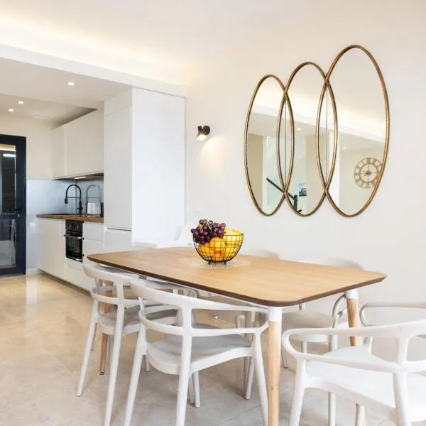 Sunny Castillo Apartment，位于科斯塔德安提瓜的酒店