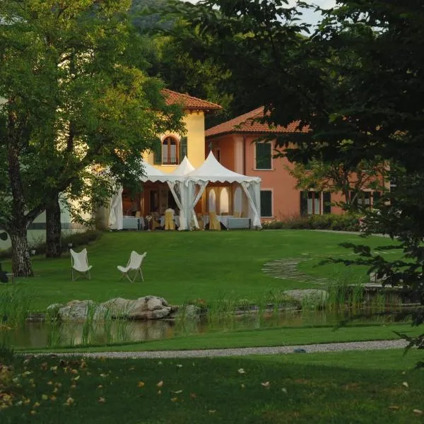 拉洛肯达德尔诺泰奥酒店，位于Pellio Superiore的酒店