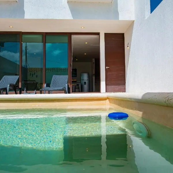 New Modern Villa, PRIVATE pool, high internet speed, 2 blocks from the beach，位于希克苏鲁伯的酒店