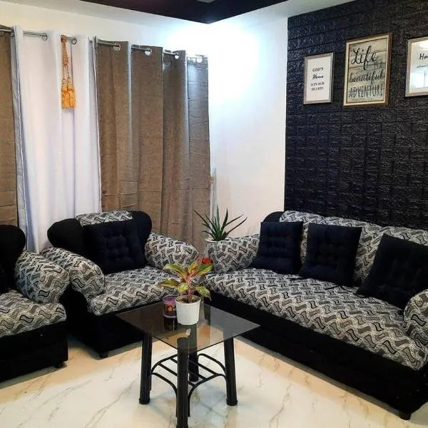 Jan's Haven Staycation House Deca Clark Angeles，位于安吉利斯的酒店