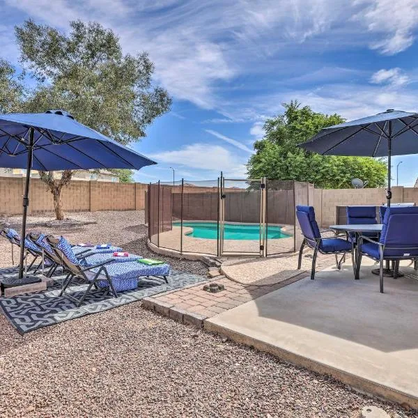 Dreamy El Mirage Oasis Less Than 12 Mi to Golf and Hike，位于El Mirage的酒店