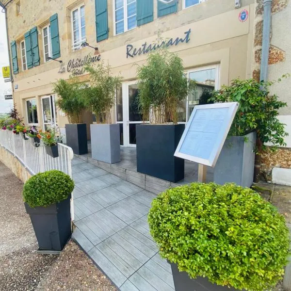 Logis Hôtel La Châtellenie，位于Pleuville的酒店