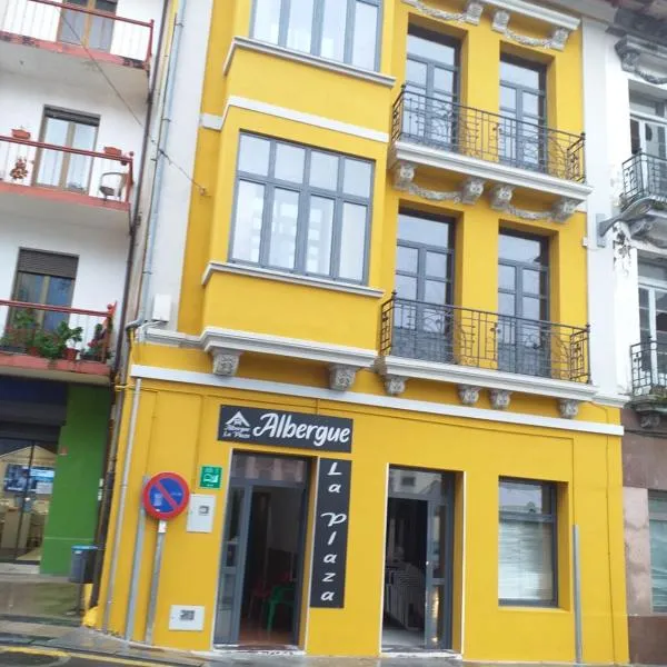 Albergue La Plaza，位于蒂内奥的酒店