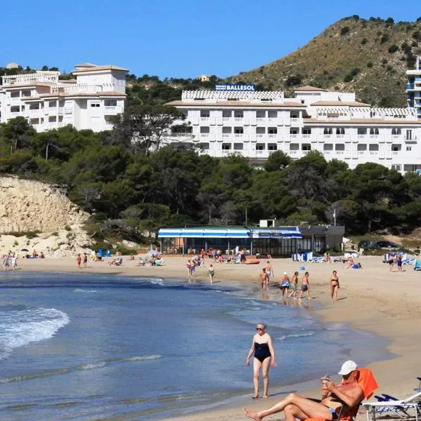 Ballesol Costablanca Senior Resort mayores de 55 años，位于卡拉德费斯特拉特的酒店