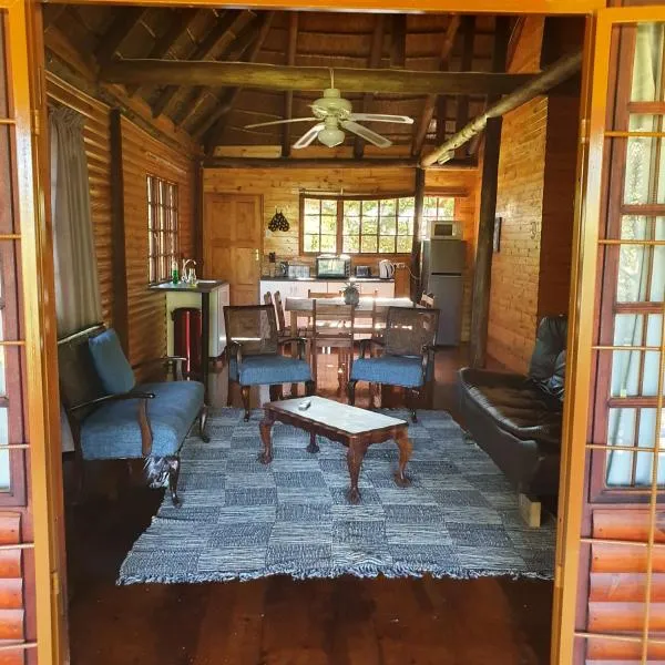Cozy Wood Cabin，位于Boekenhoutfontein的酒店
