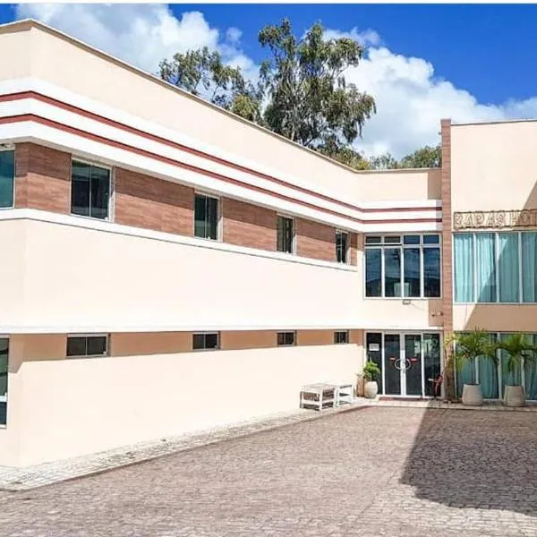 Bara's Hotel，位于Bom Conselho的酒店