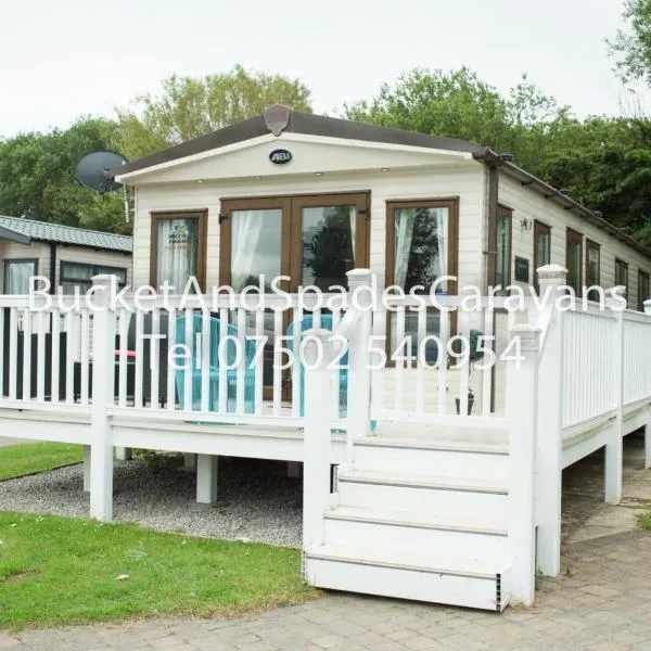 Blackpool caravans Marton mere，位于布莱克浦的酒店