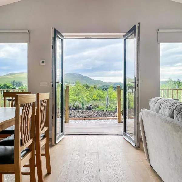 Broadford Lodges Skye，位于Strollamus的酒店