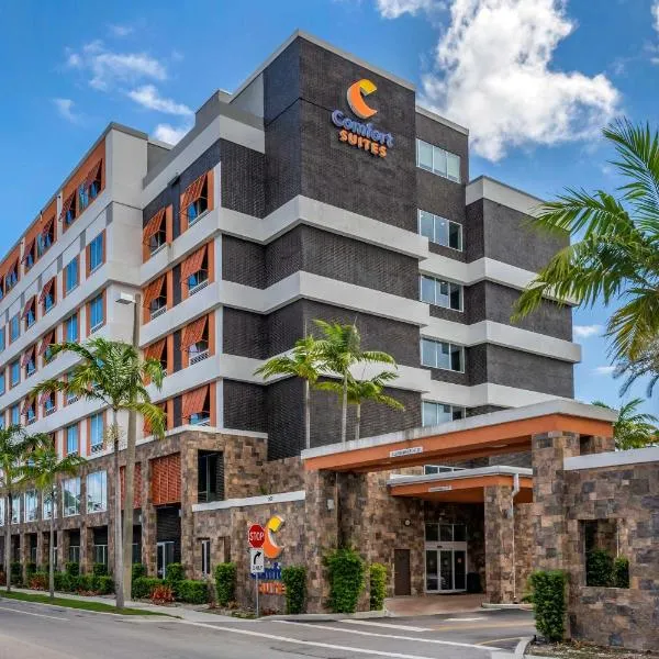 Comfort Suites Fort Lauderdale Airport & Cruise Port，位于Carver Ranches的酒店