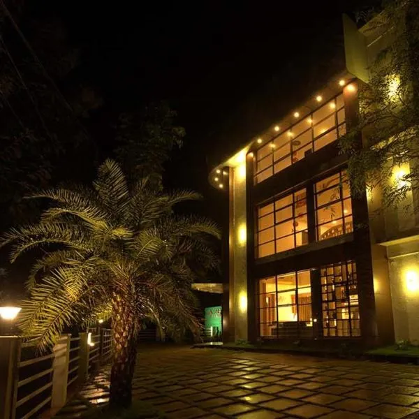 HOTEL LA SERENE Mattannur，位于Kottayam的酒店
