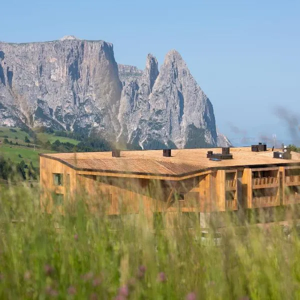 ICARO Hotel，位于阿尔卑斯休斯山的酒店