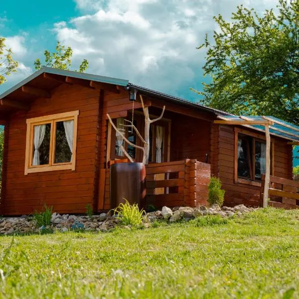 Cozy wood hut on the farm，位于Třebívlice的酒店