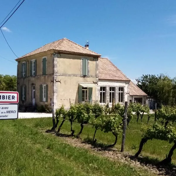 Ancienne école de Colombier，位于Saint-Aubin-de-Lanquais的酒店