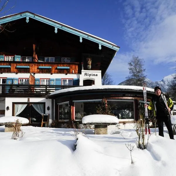 阿尔皮纳斯托勒酒店，位于柯尼希斯湖畔舍瑙的酒店