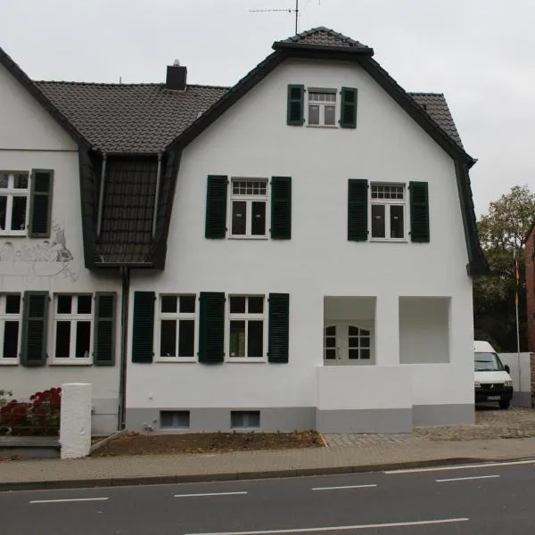 Haus Roy - Ferienwohnung Erdgeschoß，位于Roggendorf的酒店