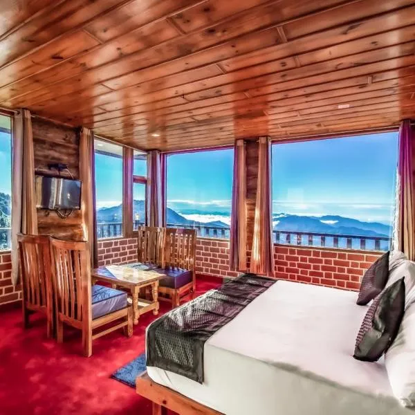 LA Riqueza Kanatal - Beautiful view of Gangotri Mountains & Himalayas，位于Kandikhal的酒店