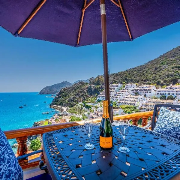 Oceanfront villa w One of a kind Amazing View，位于阿瓦隆的酒店
