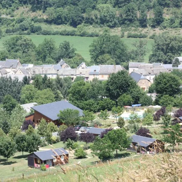 Village de Gite - La Cascade，位于Sainte-Eulalie-dʼOlt的酒店