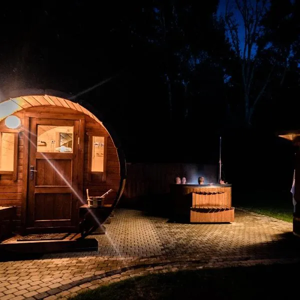 Apartamenty Gajówka- rowery, plac zabaw, sauna, jacuzzi，位于斯蒂格纳的酒店