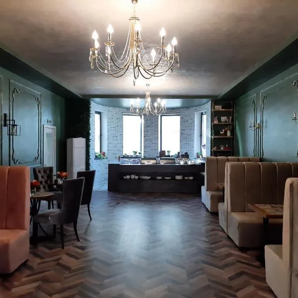 SB River Hotels，位于阿特劳的酒店
