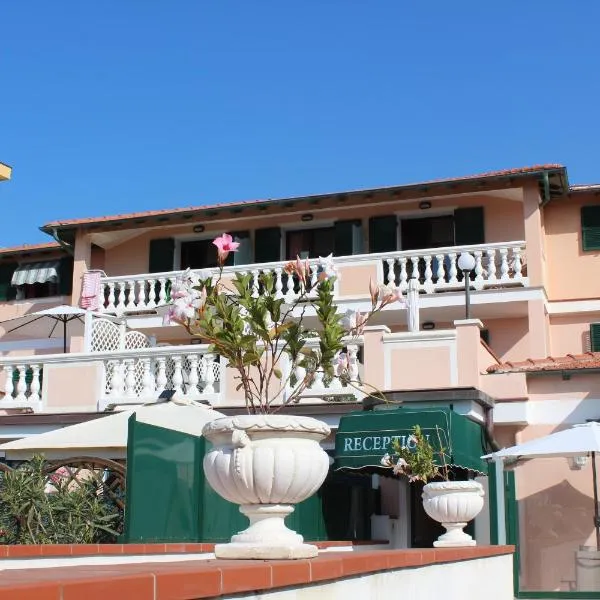 Del Prado，位于里瓦利古雷的酒店