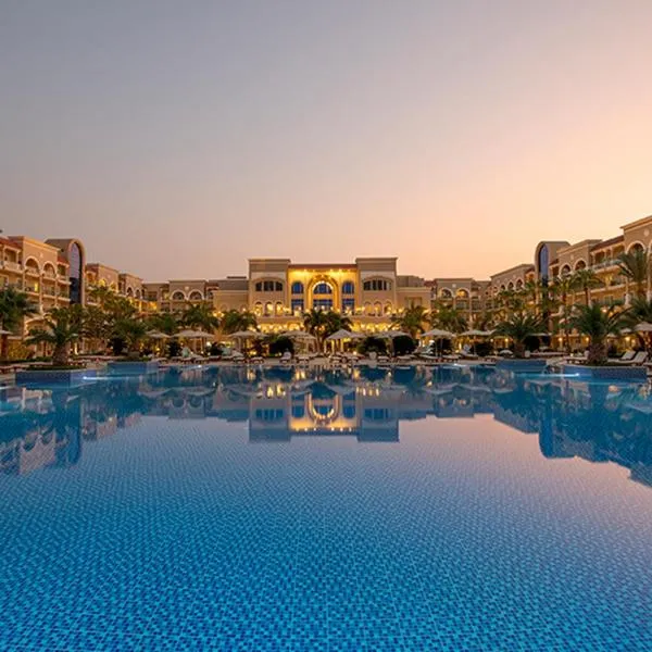 Premier Le Reve Hotel & Spa Sahl Hasheesh - Adults Only 16 Years Plus，位于马卡迪湾的酒店