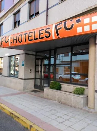 Apartahotel FC Catedral，位于Villaverde de Arriba的酒店