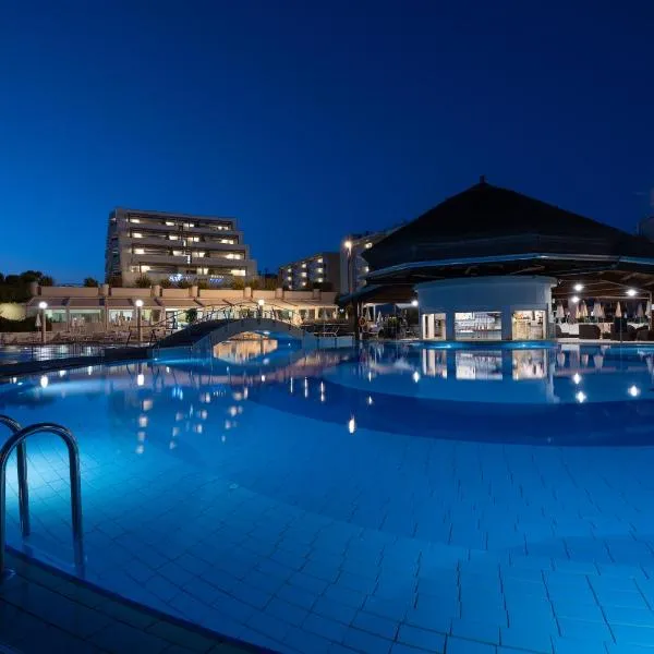 Savoy Beach Hotel & Thermal Spa，位于Ca Grande Pineda的酒店