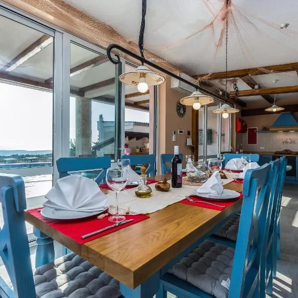 Lucija House - Lika Senj county，位于亚布拉纳茨的酒店