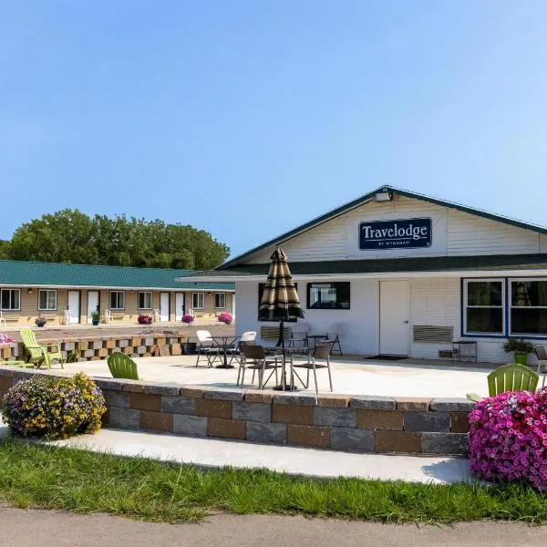 Travelodge by Wyndham Spirit Lake/Okoboji，位于Estherville的酒店