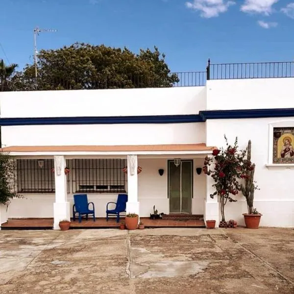 Sagrado Corazón - Chalet con piscina, a 25m playa，位于桑卢卡尔-德巴拉梅达的酒店