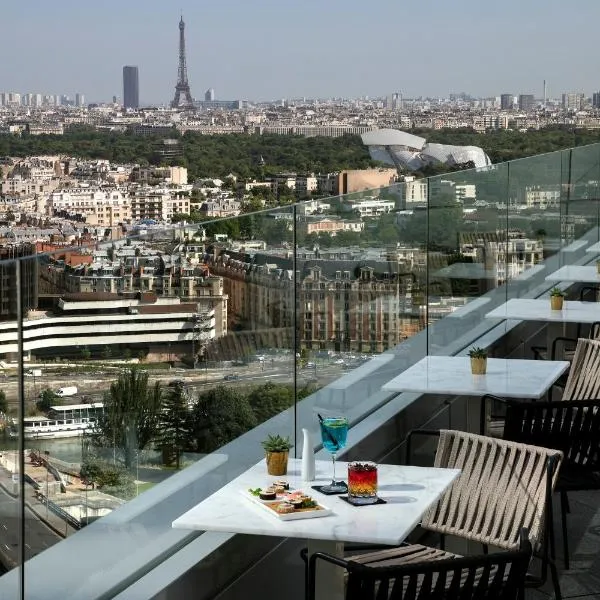 巴黎狄芬思美利亚酒店，位于塞纳河畔卡里耶尔的酒店