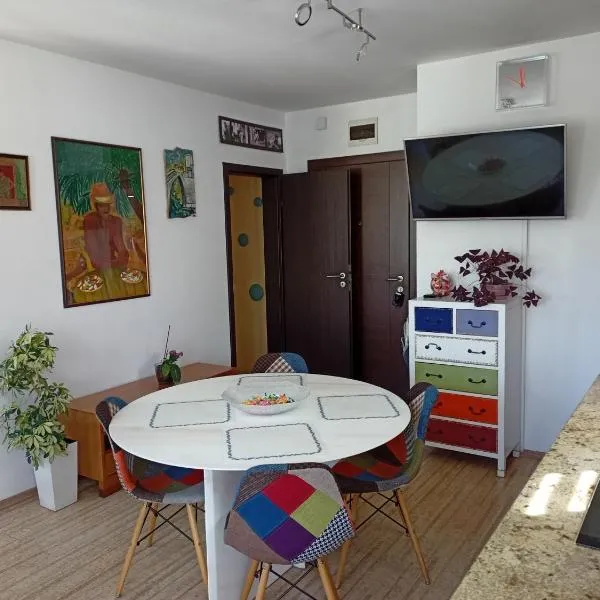 Bright apartment at a great location,位于索非亚的酒店