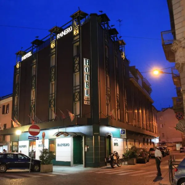 Hotel Rainero，位于Serravalle dʼAsti的酒店
