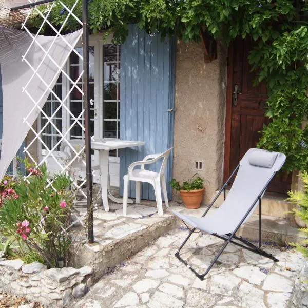 Petit studio atypique et cosy en Provence，位于圣艾蒂安-莱索尔格的酒店